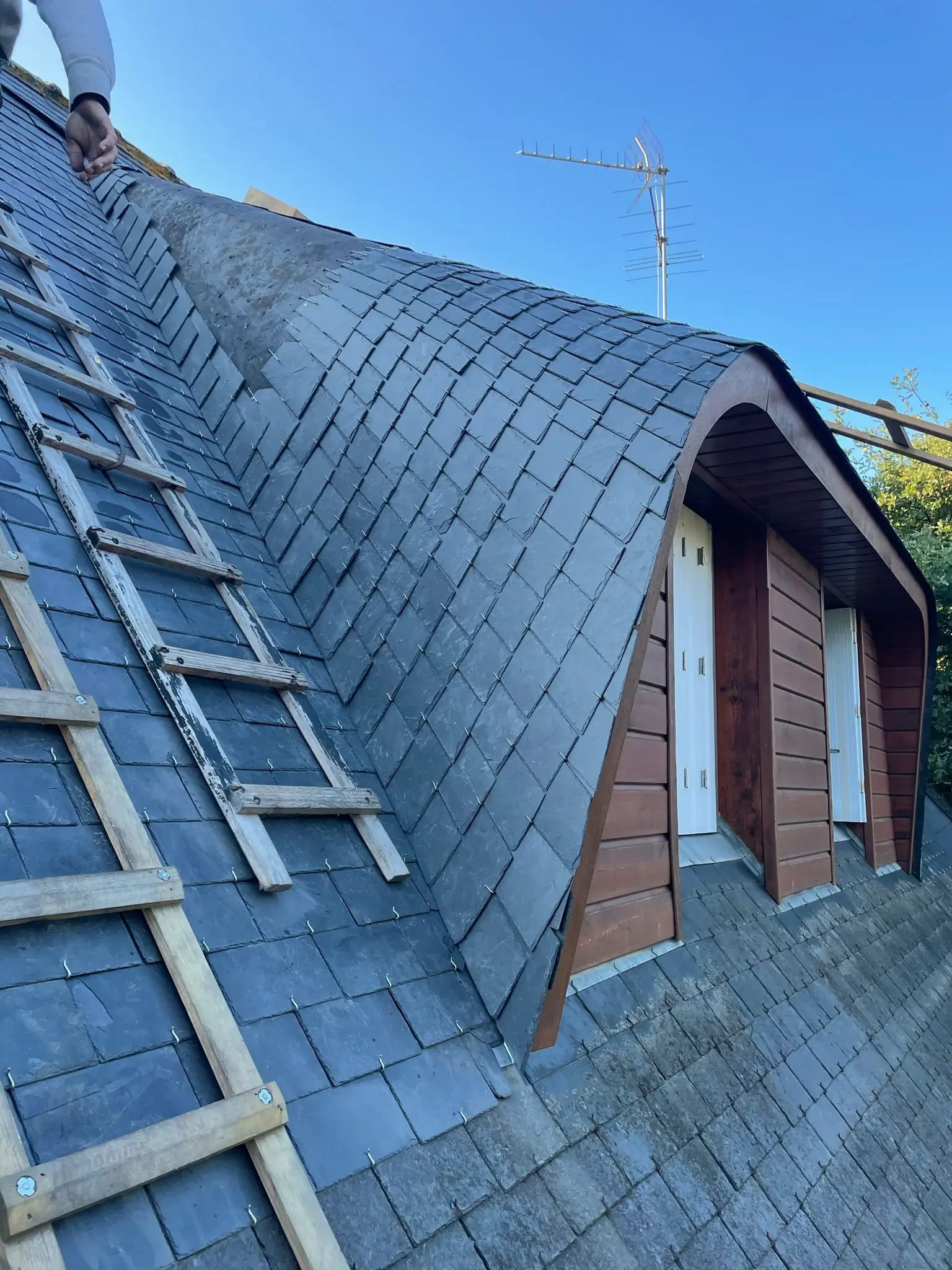 Artisan couvreur Nantes pour travaux de toiture en Loire-Atlantique