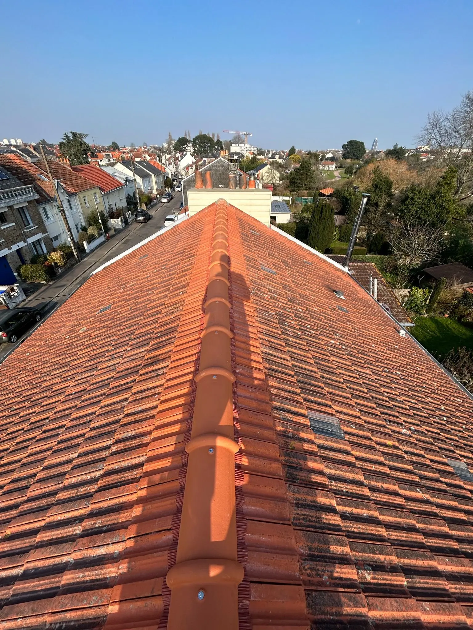 Rénovation toiture Nantes avec réparation du faîtage endommagé