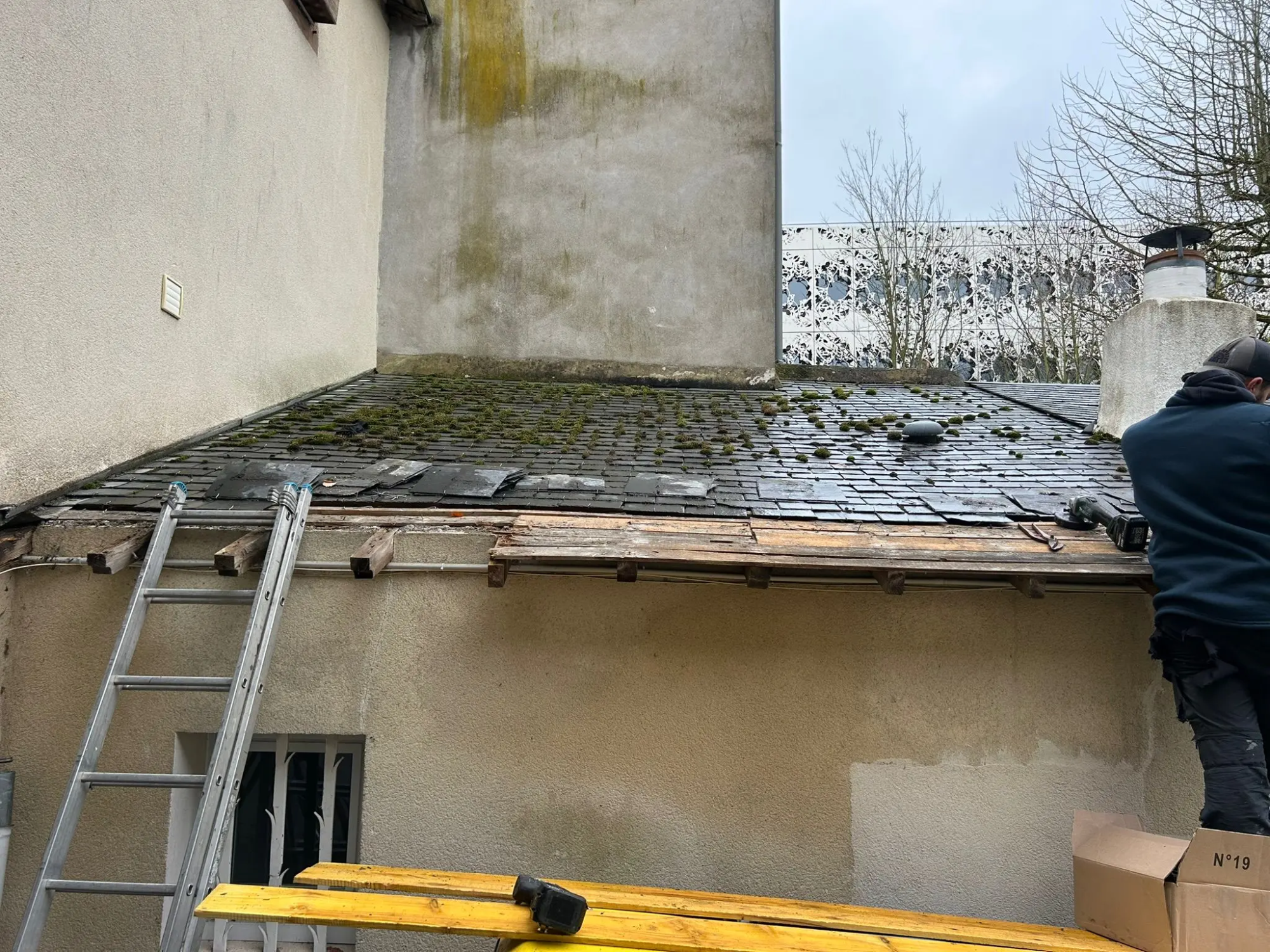 Rénovation toiture Nantes avec recherche de fuite et diagnostic de la couverture